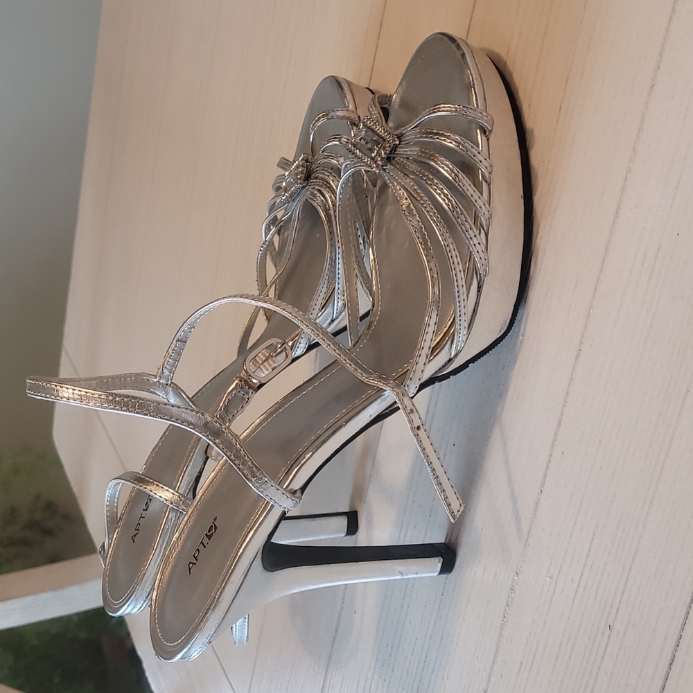 Womens shoes